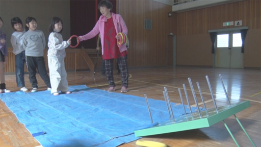 八王子市・柏木小学校<br>～ふゆとともだち・昔あそび～